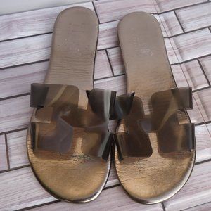 SIZE 6.5. TIARA Los Angeles Flat Slide sandals.